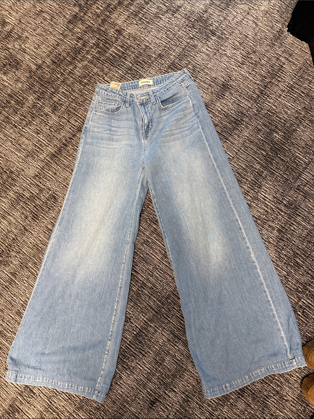 Wide Leg Light Blue Jeans - Unknown Brand